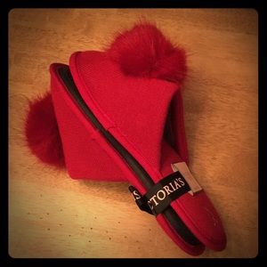 Victoria's Secret Pom Slippers!